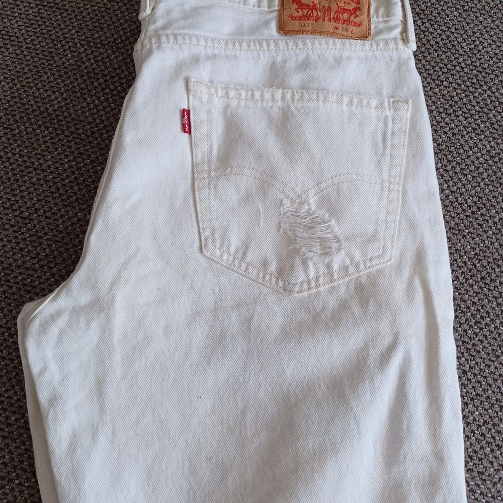 LEVIS - Picture 5 of 6